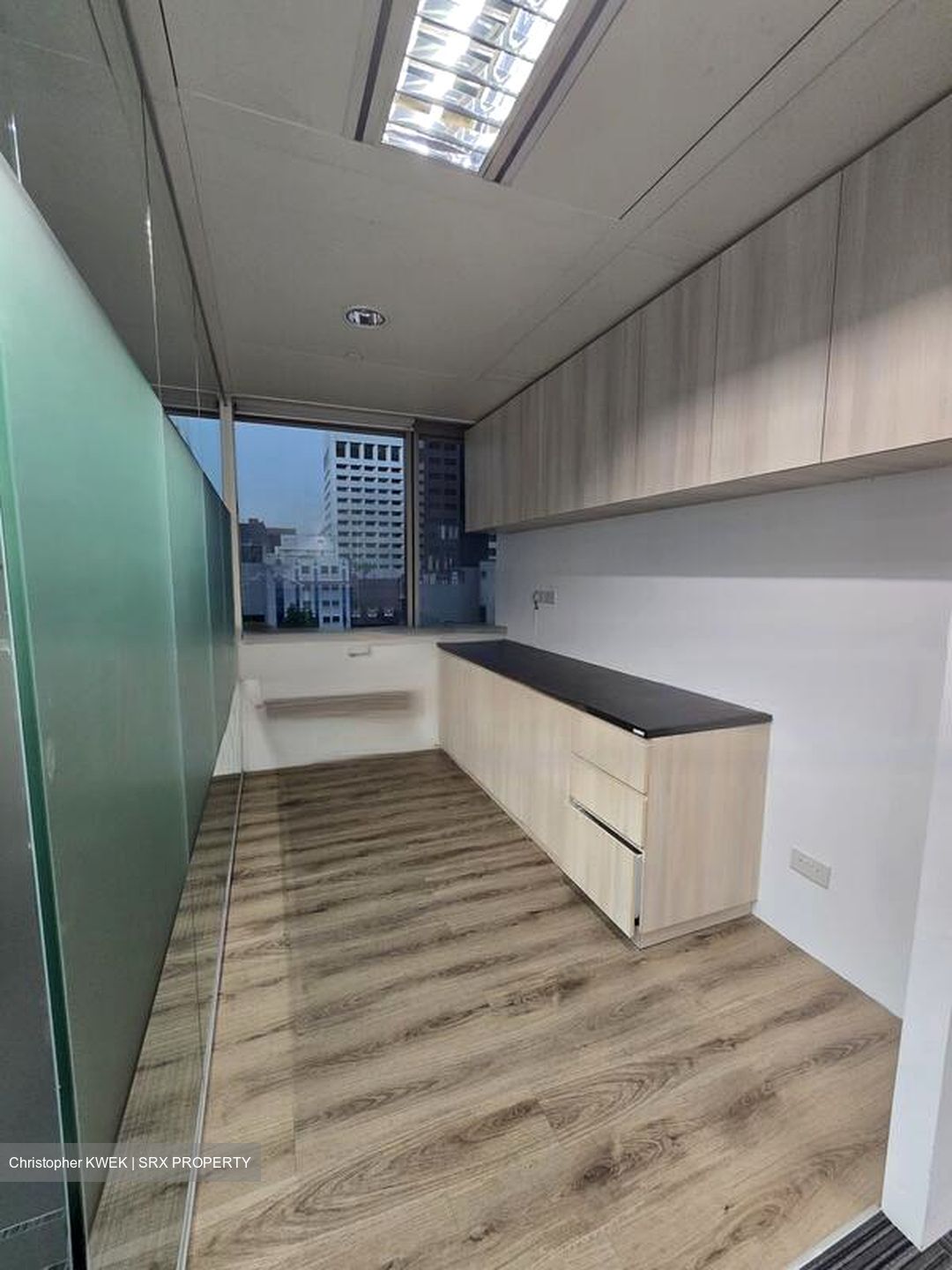 Odeon Towers (D7), Office #469319561